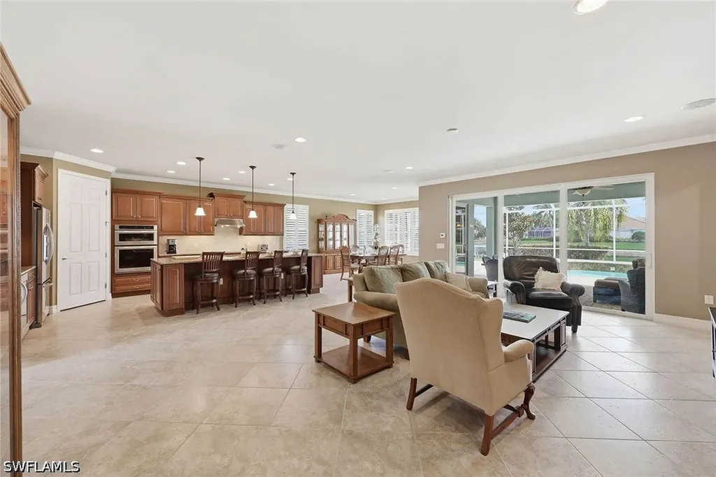 8562 Veronawalk Circle Naples FL 34114