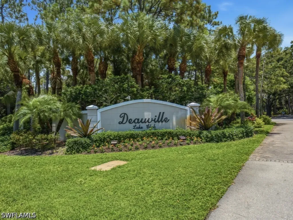 Naples FL, 5784 Deauville Circle, Unit B204