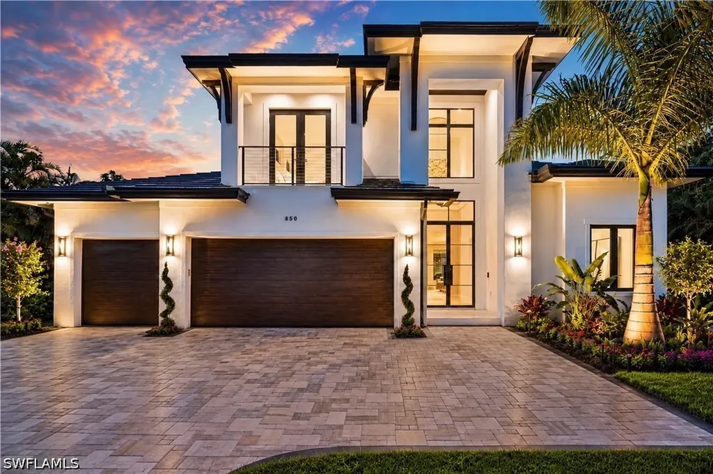 850 10th Street N Naples FL 34102