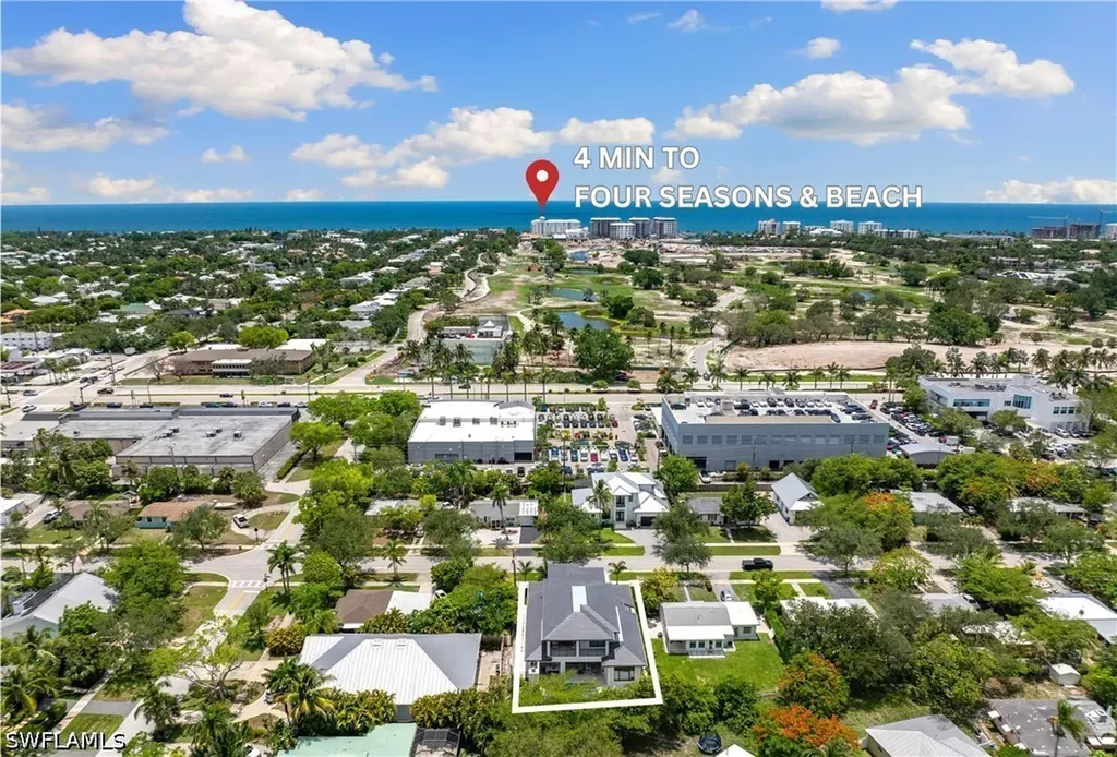 850 10th Street N Naples FL 34102