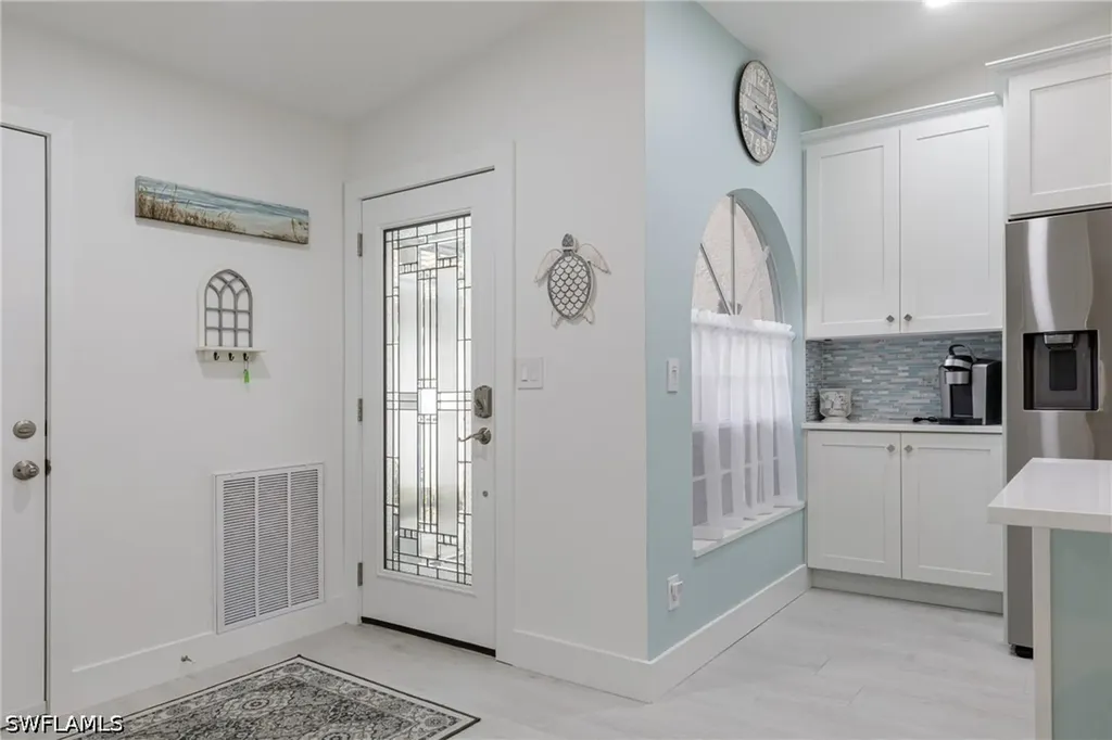 8654 Mustang Drive Naples FL 34113