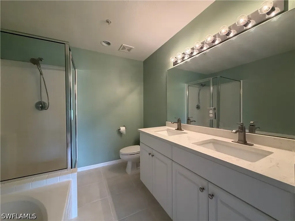 359 Dover Place Naples FL 34104