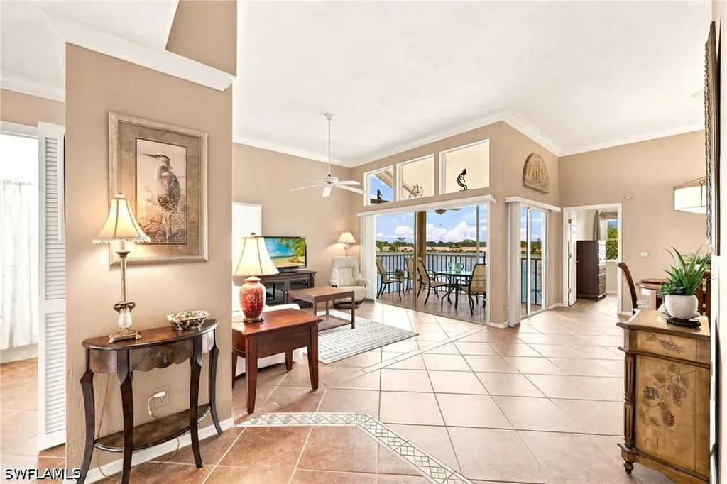 Naples FL, 2671 Citrus Lake Drive, Unit 306