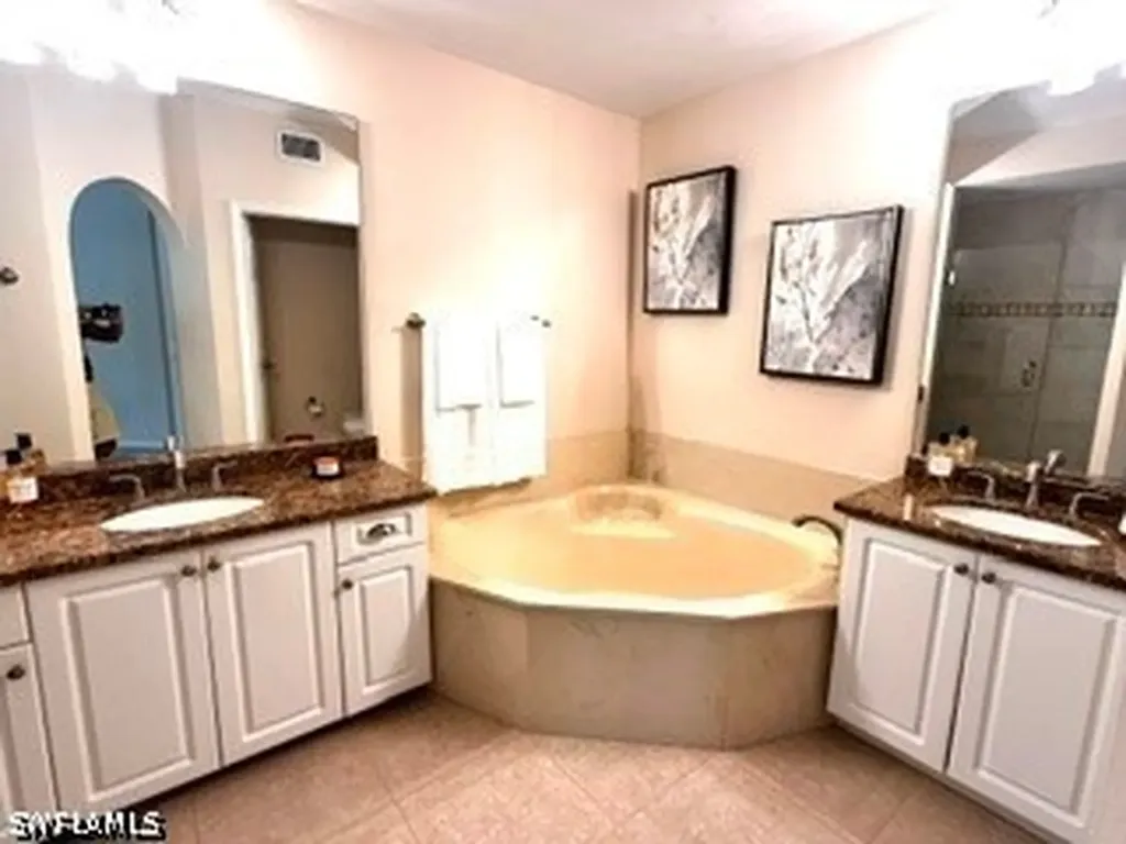 6500 Valen Way Naples FL 34108