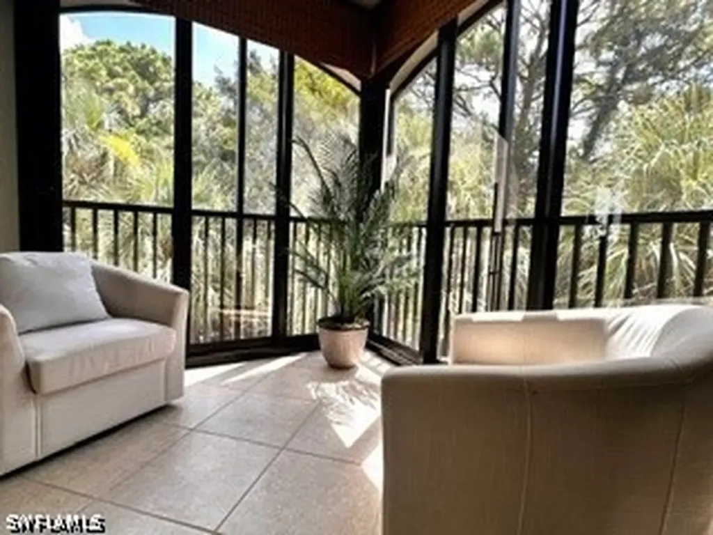 6500 Valen Way Naples FL 34108