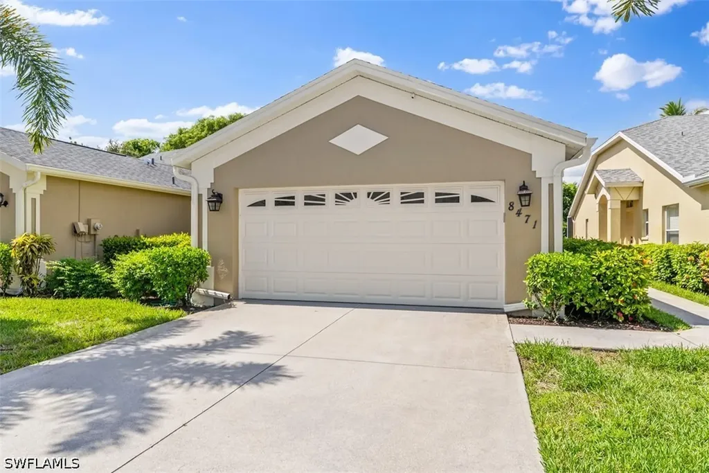 Naples FL, 8471 Ibis Cove Circle, Unit M677