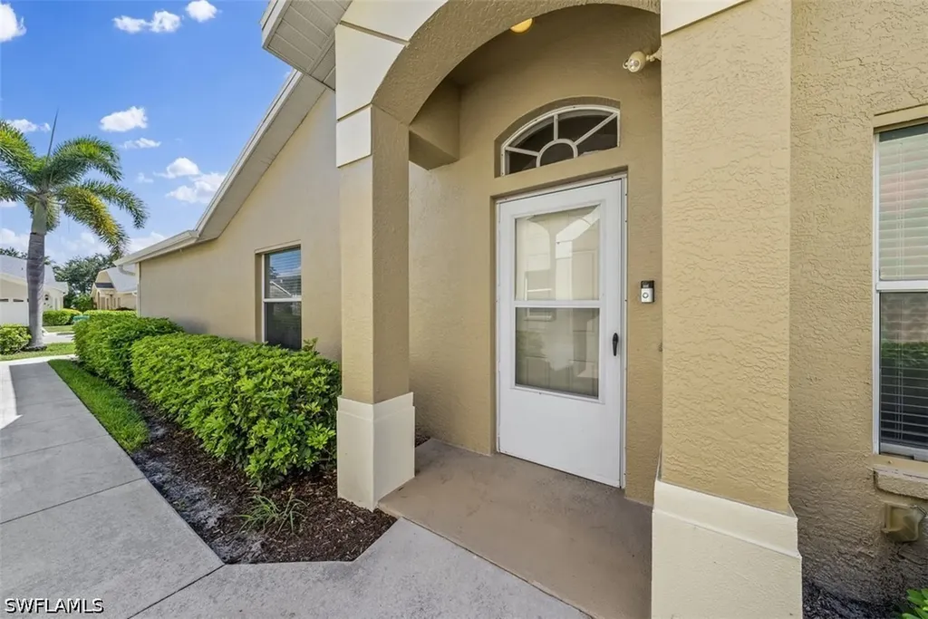 8471 Ibis Cove Circle Naples FL 34119