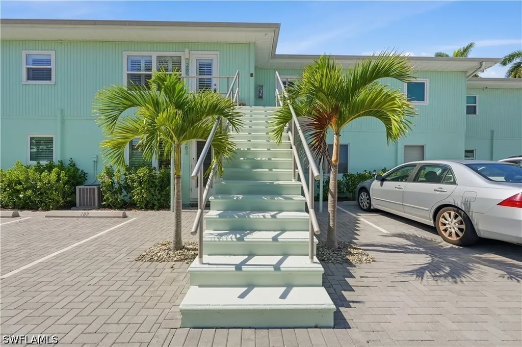 285 8th Avenue S Naples FL 34102