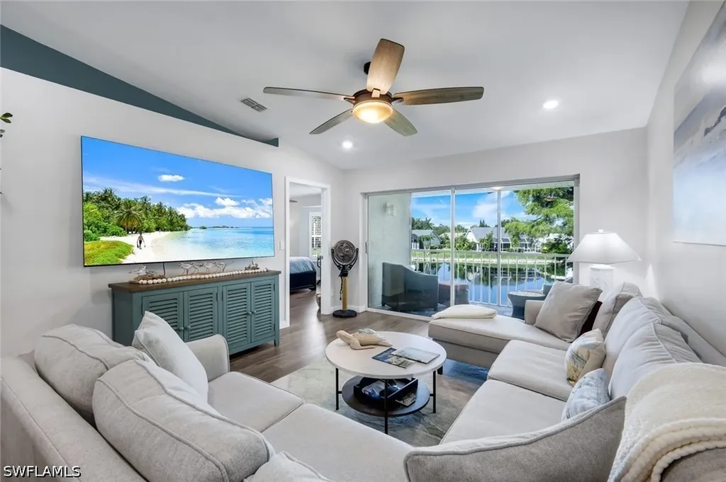 810 New Waterford Drive Naples FL 34104