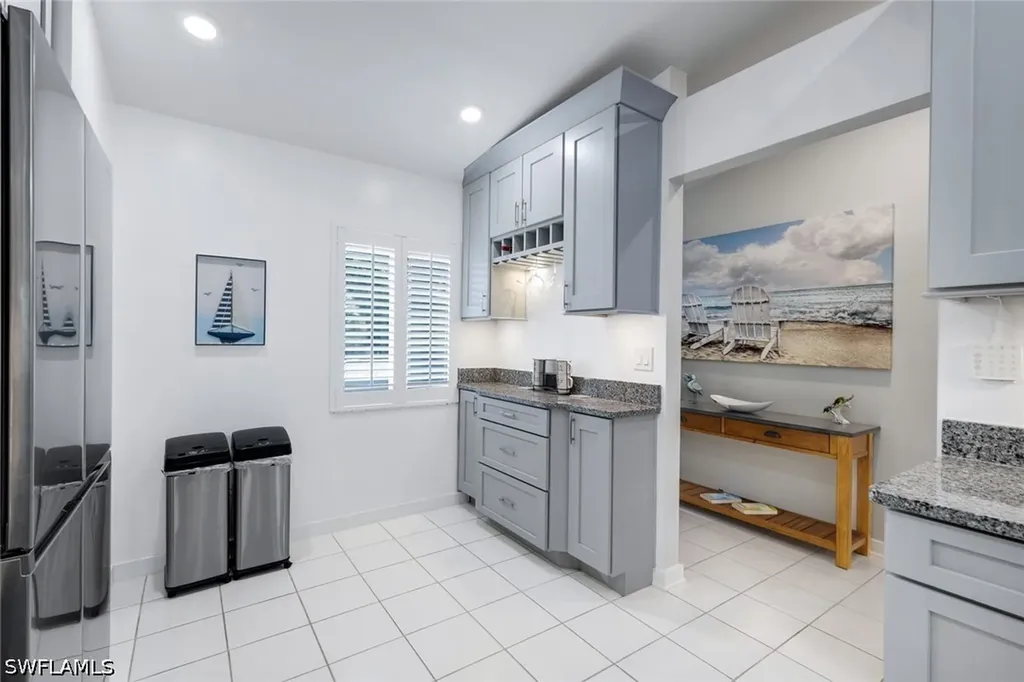 810 New Waterford Drive Naples FL 34104