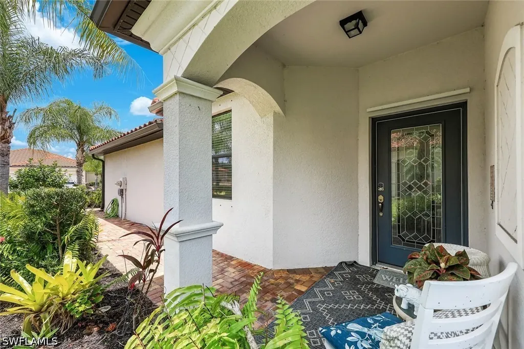 1427 Oceania Drive S Naples FL 34113