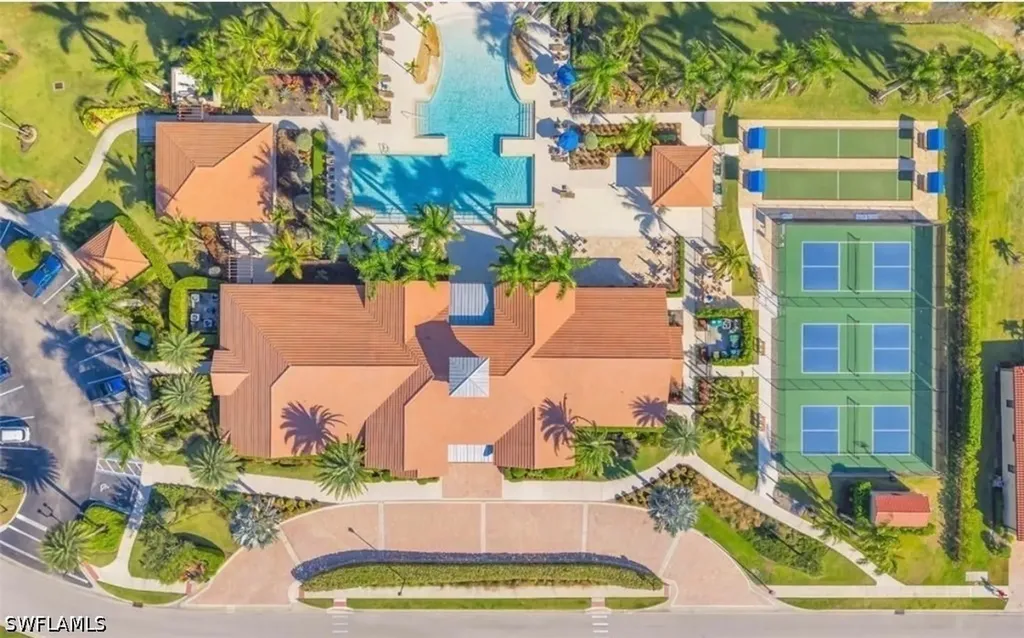1427 Oceania Drive S Naples FL 34113