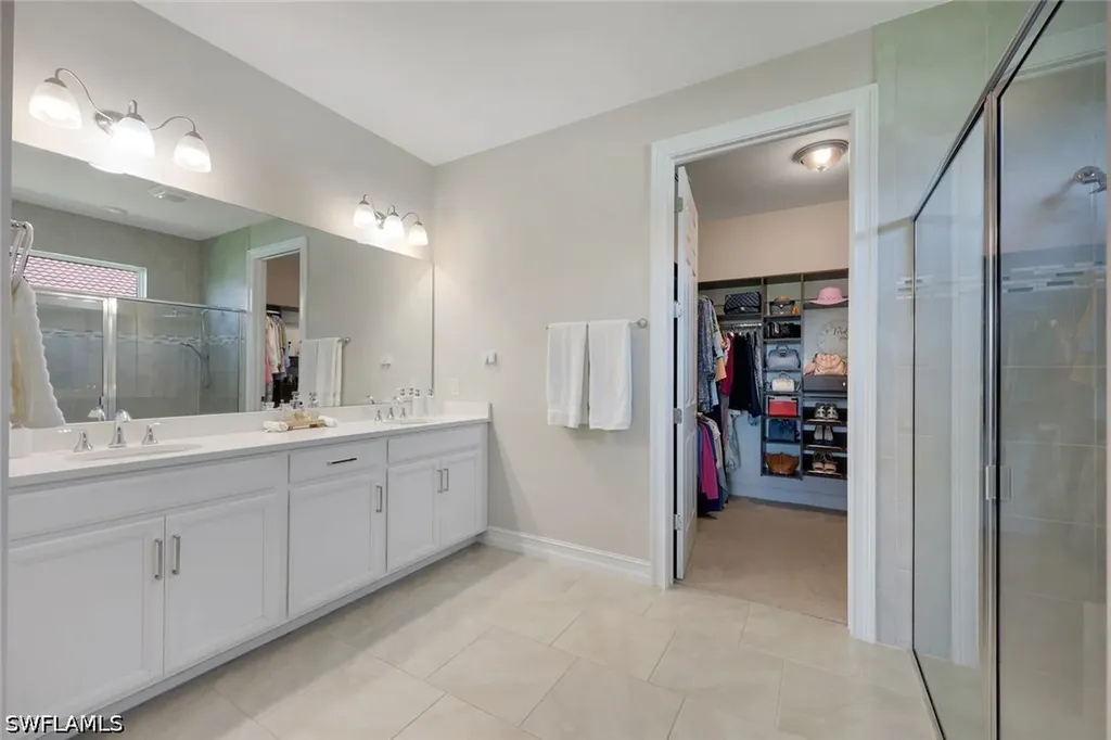 18725 Lake Hammock Drive Naples FL 34114