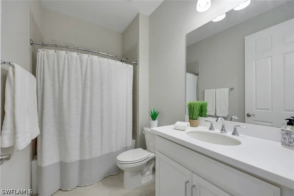 18725 Lake Hammock Drive Naples FL 34114