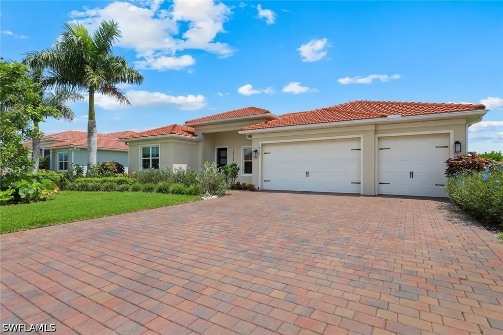 18725 Lake Hammock Drive Naples FL 34114