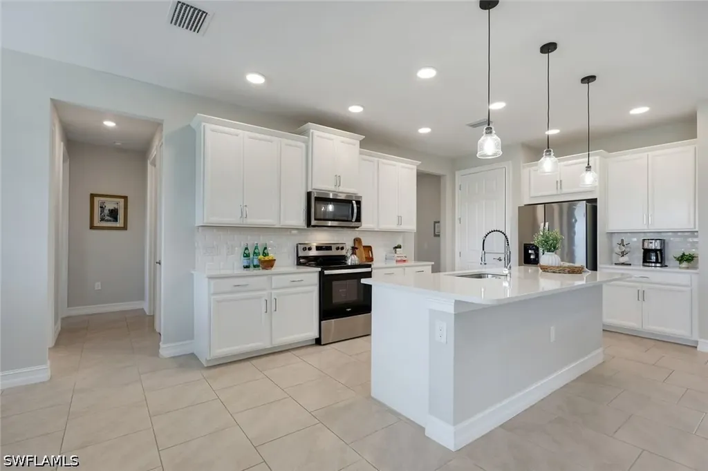 18725 Lake Hammock Drive Naples FL 34114