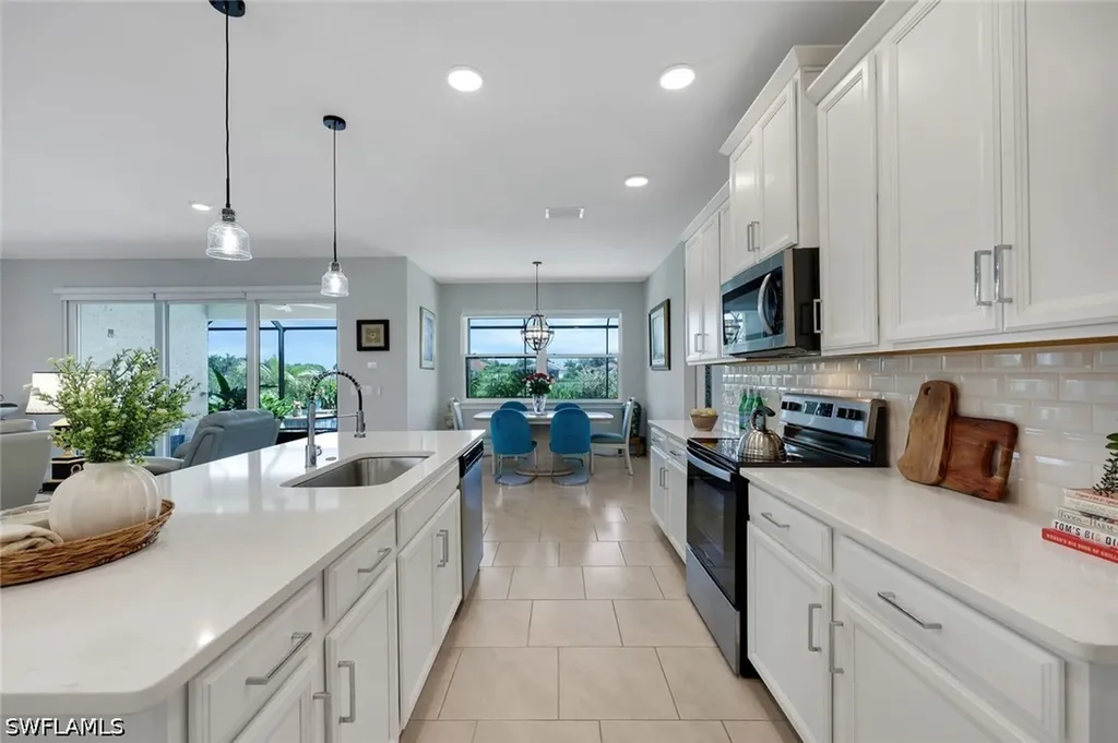 18725 Lake Hammock Drive Naples FL 34114