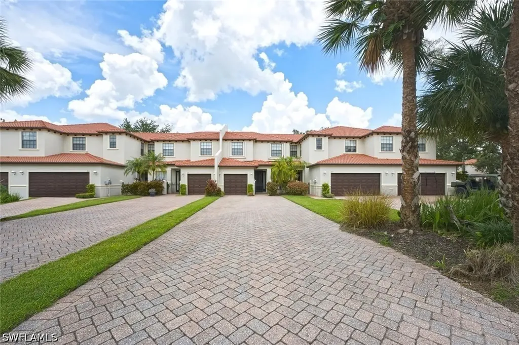 7631 Bristol Circle Naples FL 34120