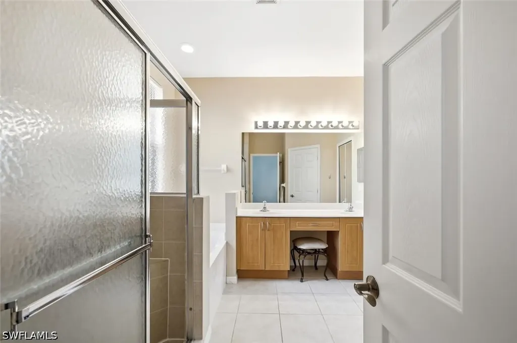 7631 Bristol Circle Naples FL 34120