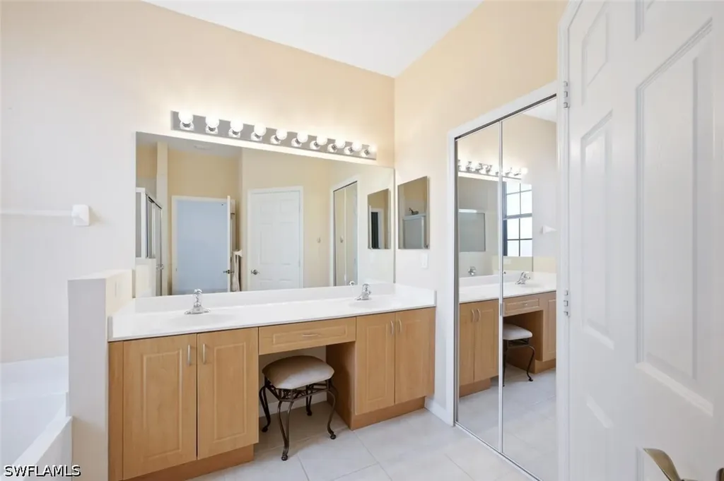 7631 Bristol Circle Naples FL 34120