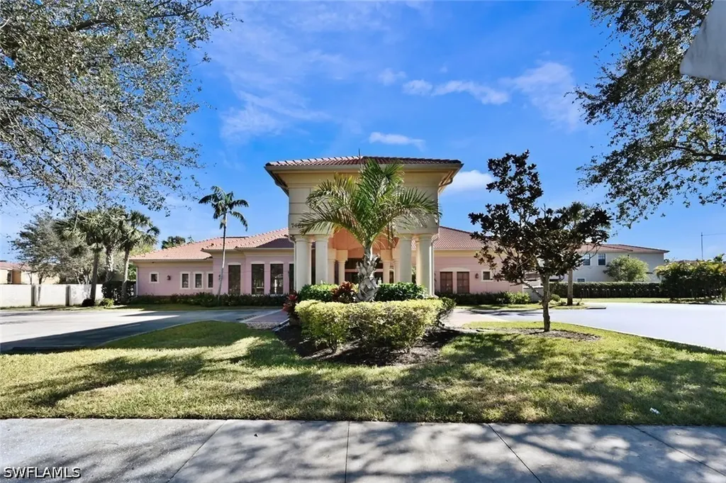 7631 Bristol Circle Naples FL 34120