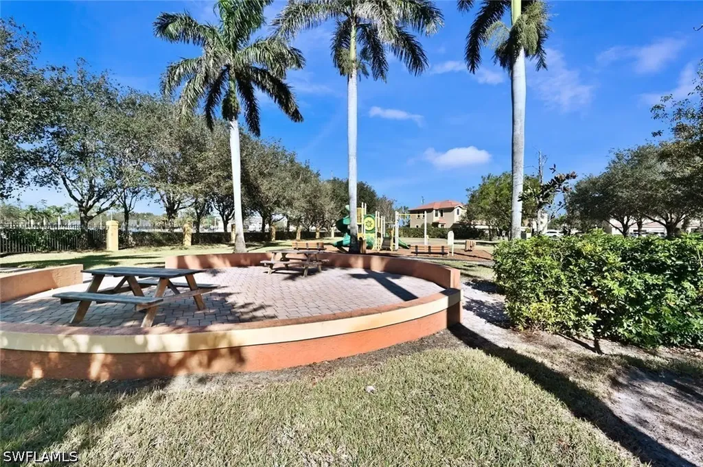 7631 Bristol Circle Naples FL 34120