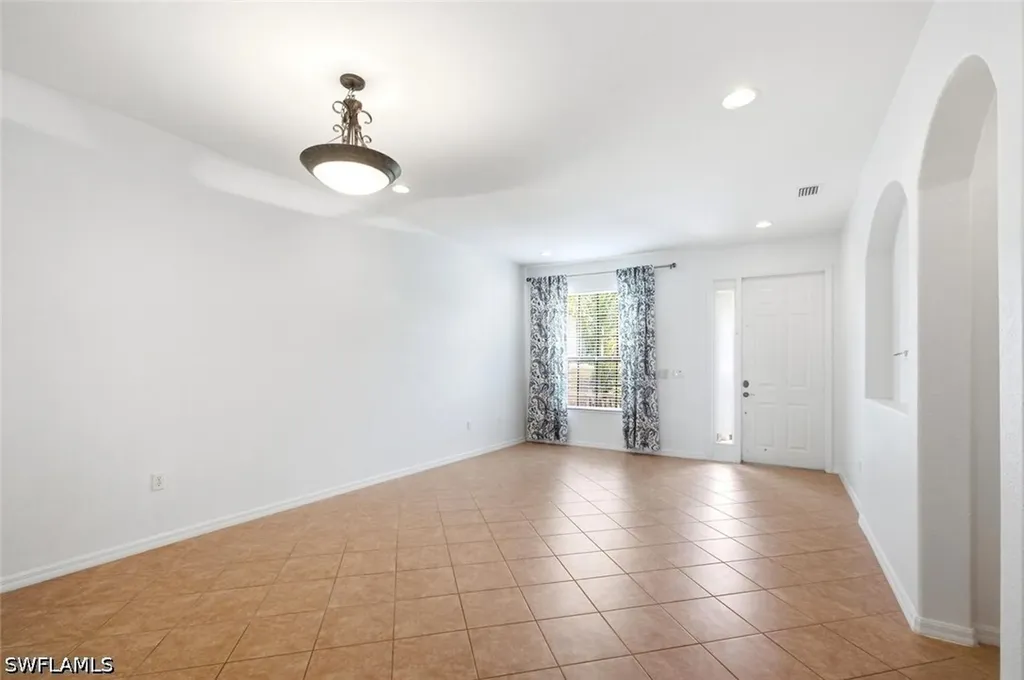7631 Bristol Circle Naples FL 34120