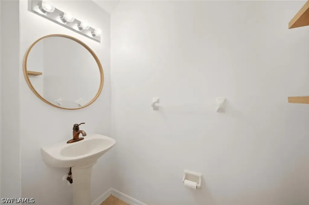 7631 Bristol Circle Naples FL 34120