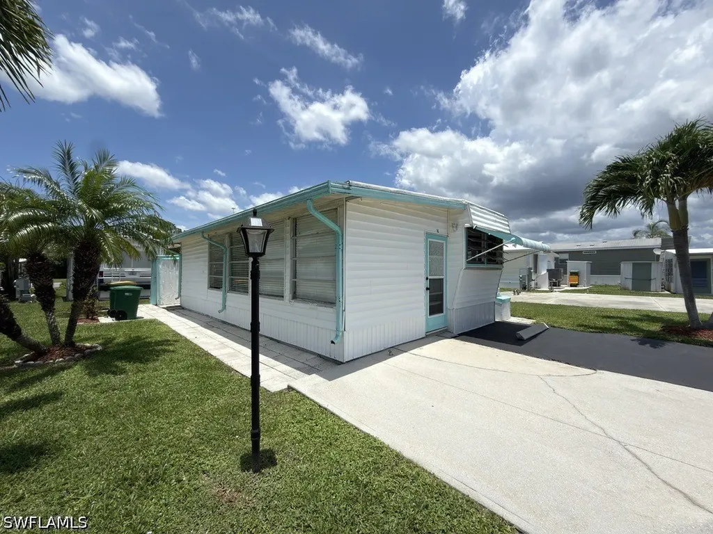 16 Jade Drive Naples FL 34114