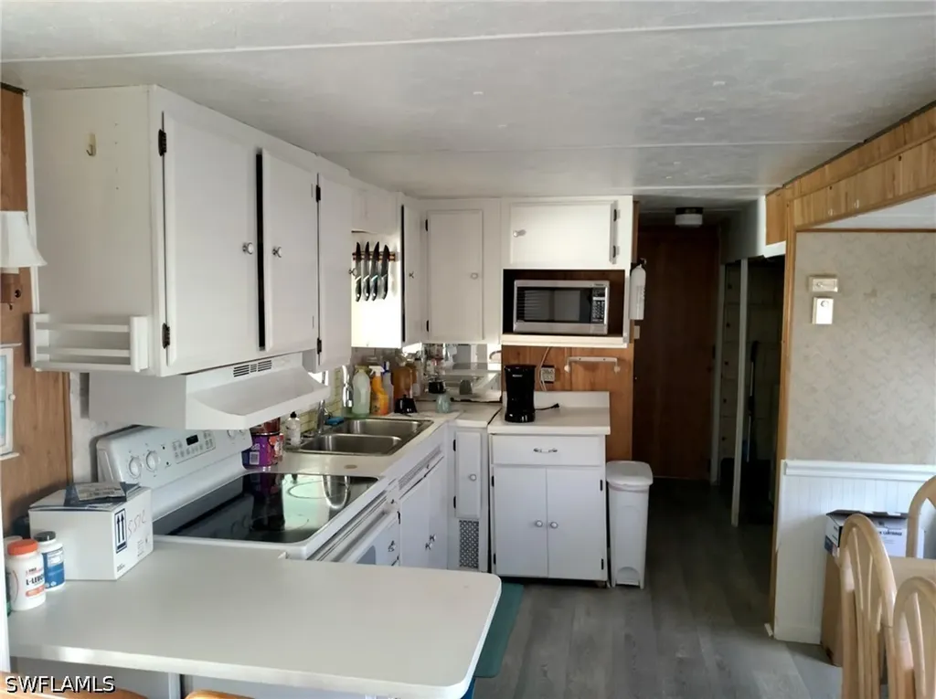 16 Jade Drive Naples FL 34114