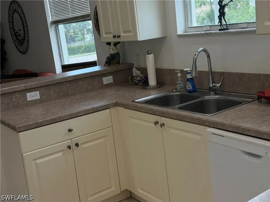 1305 Mariposa Circle Naples FL 34105
