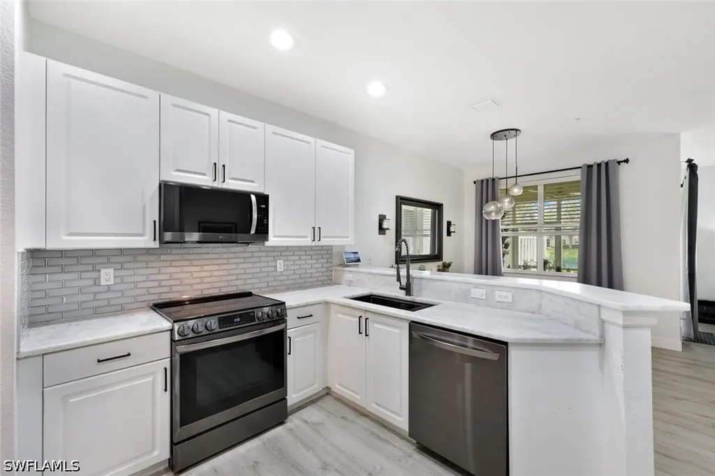 1430 Mariposa Circle Naples FL 34105