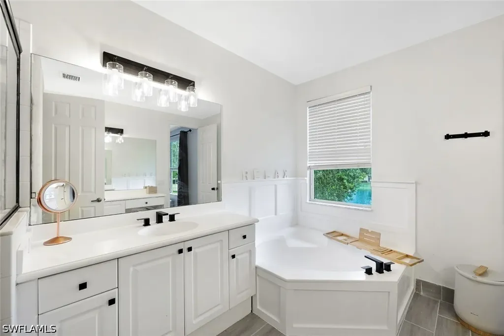 1430 Mariposa Circle Naples FL 34105