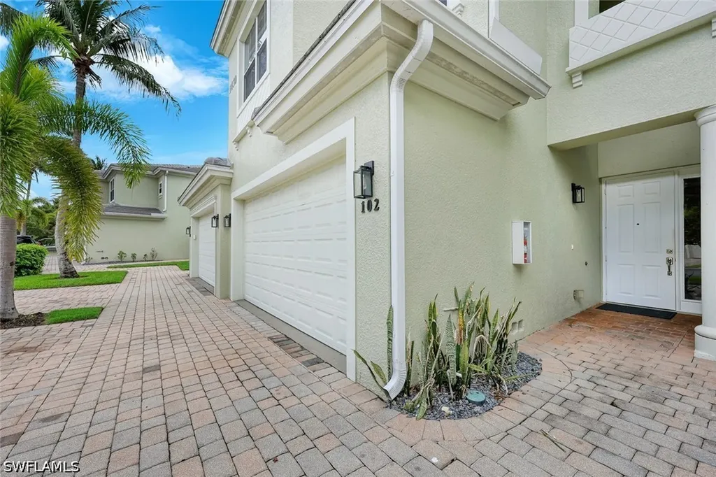 1430 Mariposa Circle Naples FL 34105
