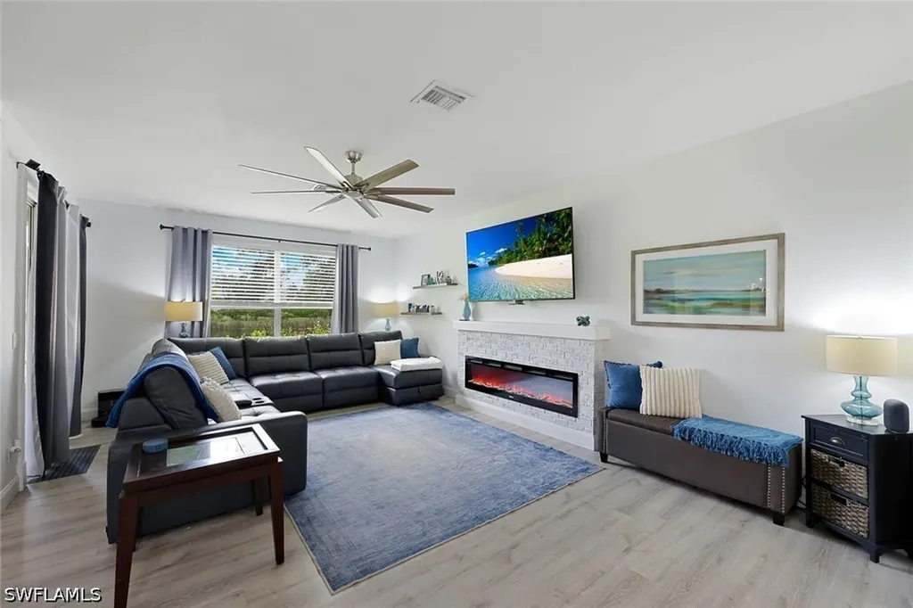 1430 Mariposa Circle Naples FL 34105