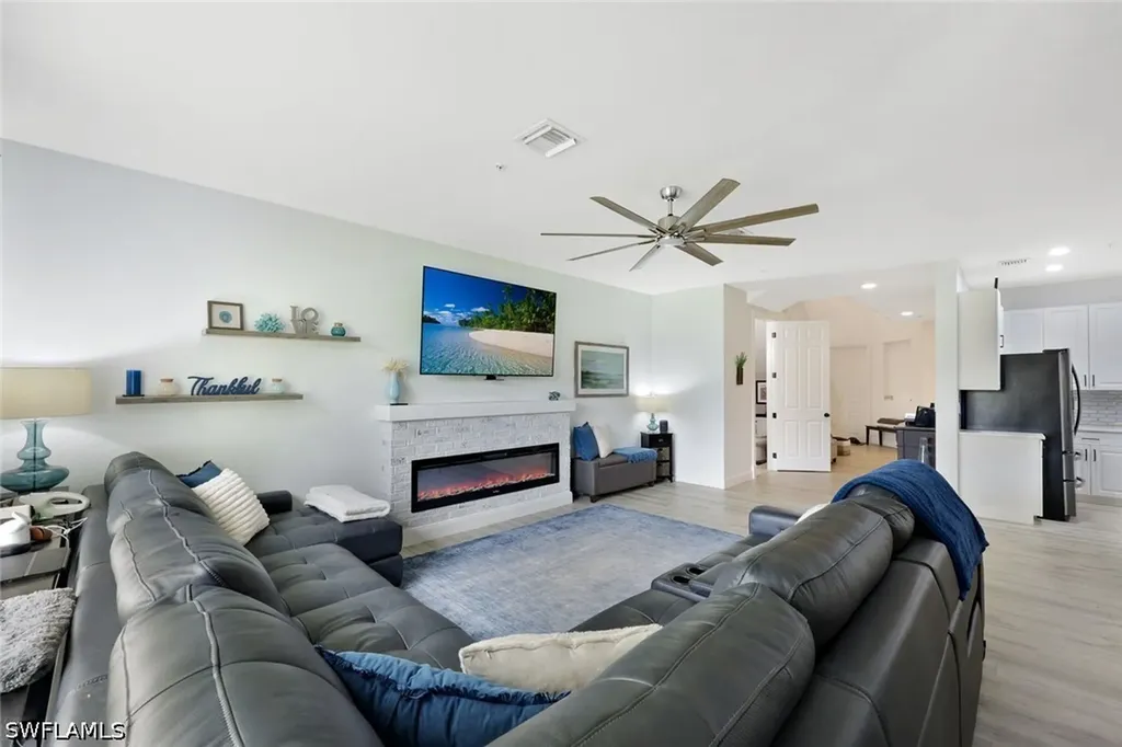 1430 Mariposa Circle Naples FL 34105