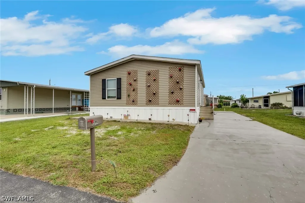 372 Santa Fe Trail North Fort Myers FL 33917