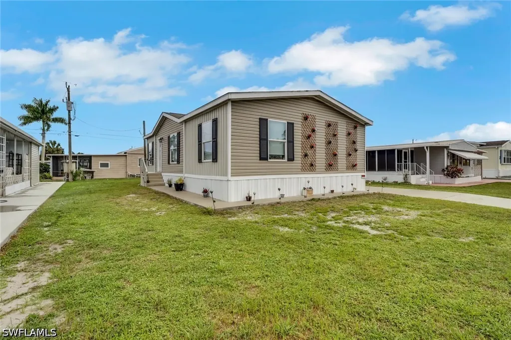 372 Santa Fe Trail North Fort Myers FL 33917