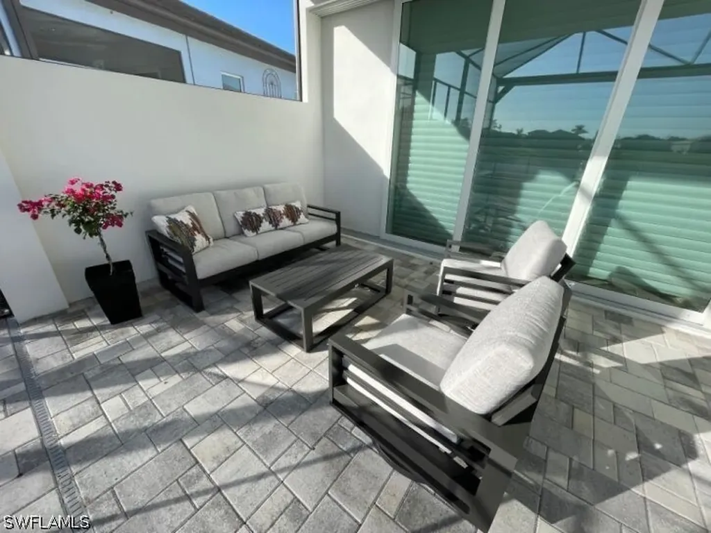 3725 Sapphire Cove Circle E Naples FL 34114