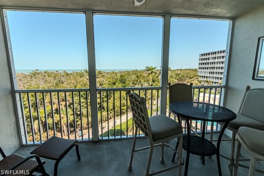 1 Bluebill Avenue Naples FL 34108