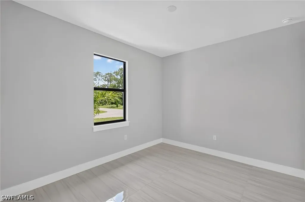 5013/5015 25th Street SW Lehigh Acres FL 33973