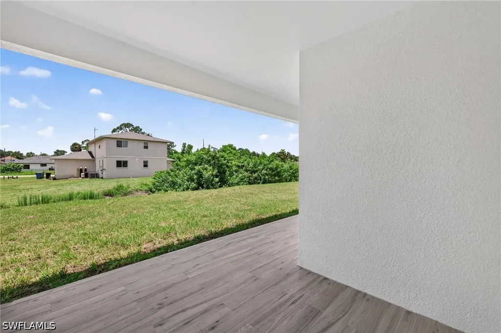 5013/5015 25th Street SW Lehigh Acres FL 33973