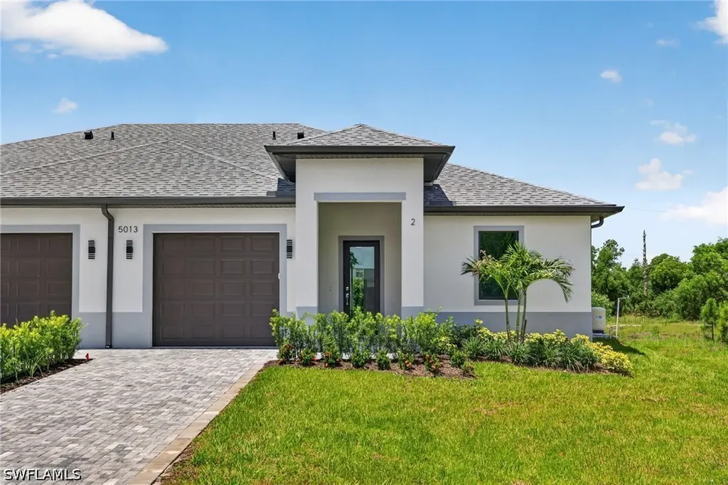 5013/5015 25th Street SW Lehigh Acres FL 33973