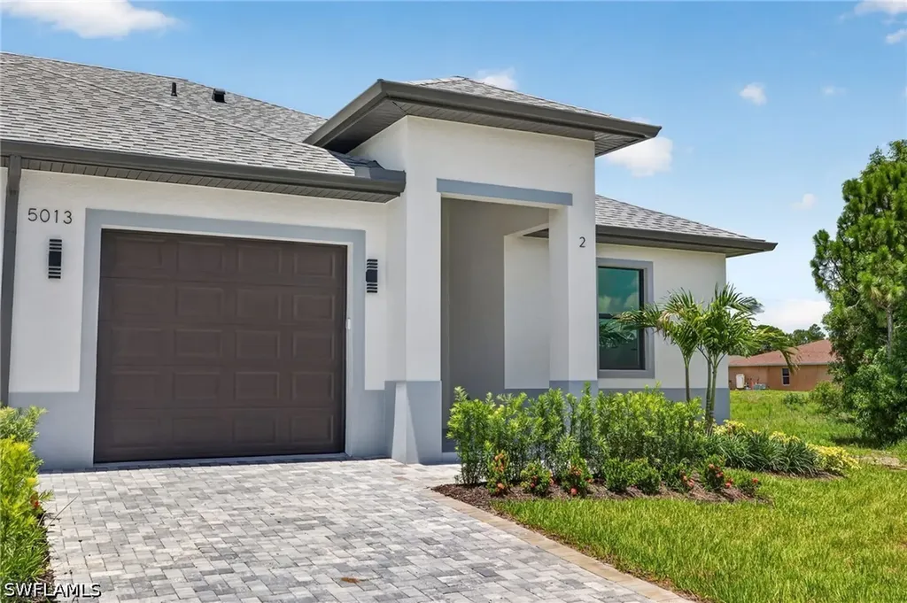 5013/5015 25th Street SW Lehigh Acres FL 33973