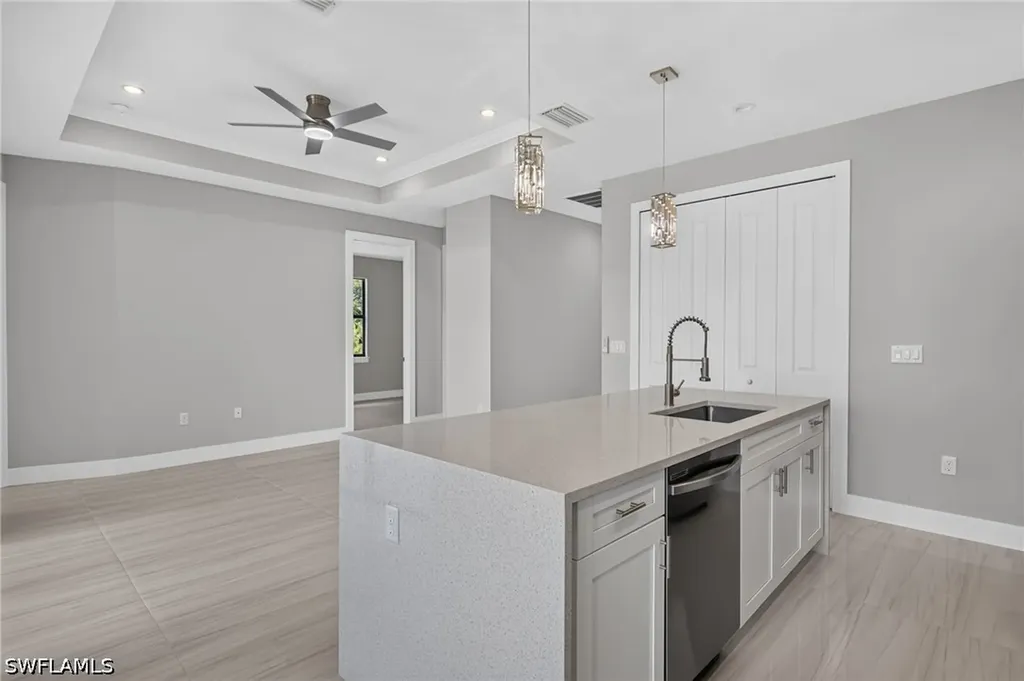 5013/5015 25th Street SW Lehigh Acres FL 33973
