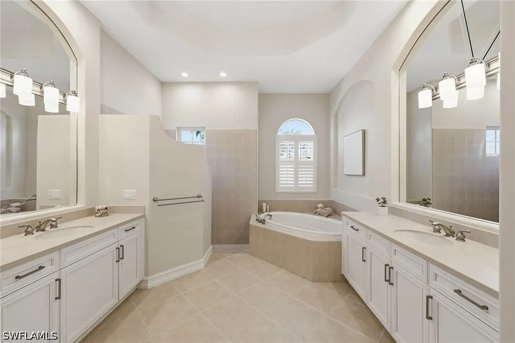 8950 Shenendoah Circle Naples FL 34113