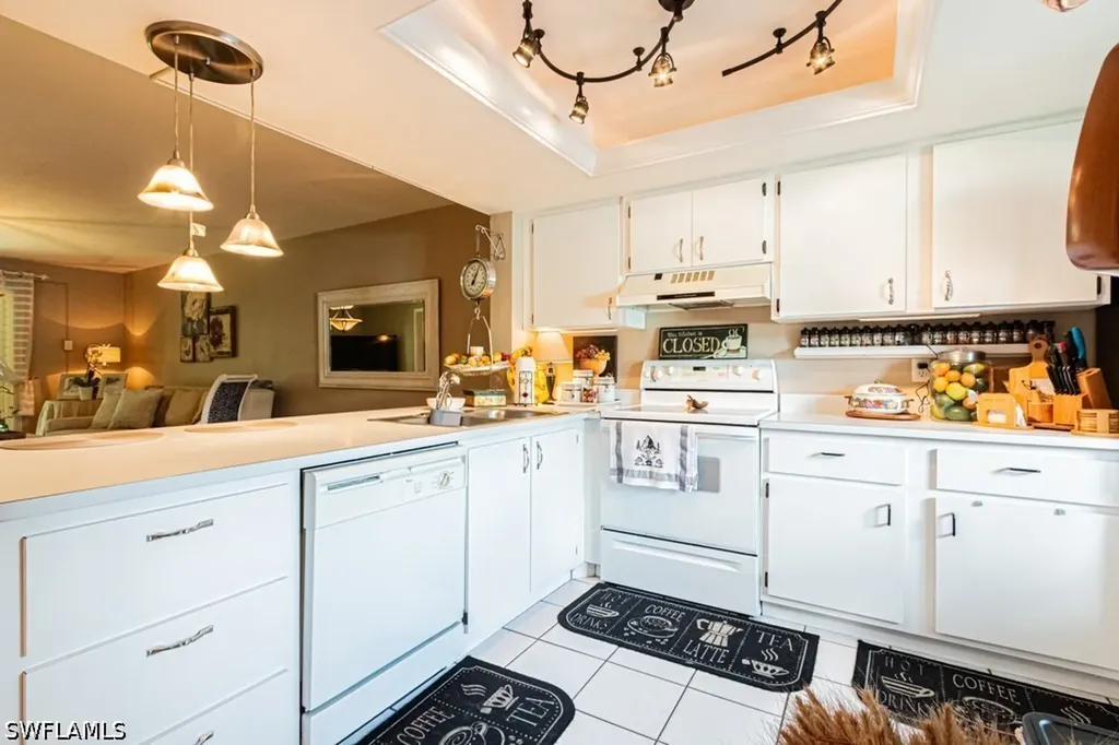 130 Cypress Way E Naples FL 34110