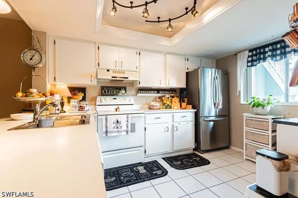 130 Cypress Way E Naples FL 34110