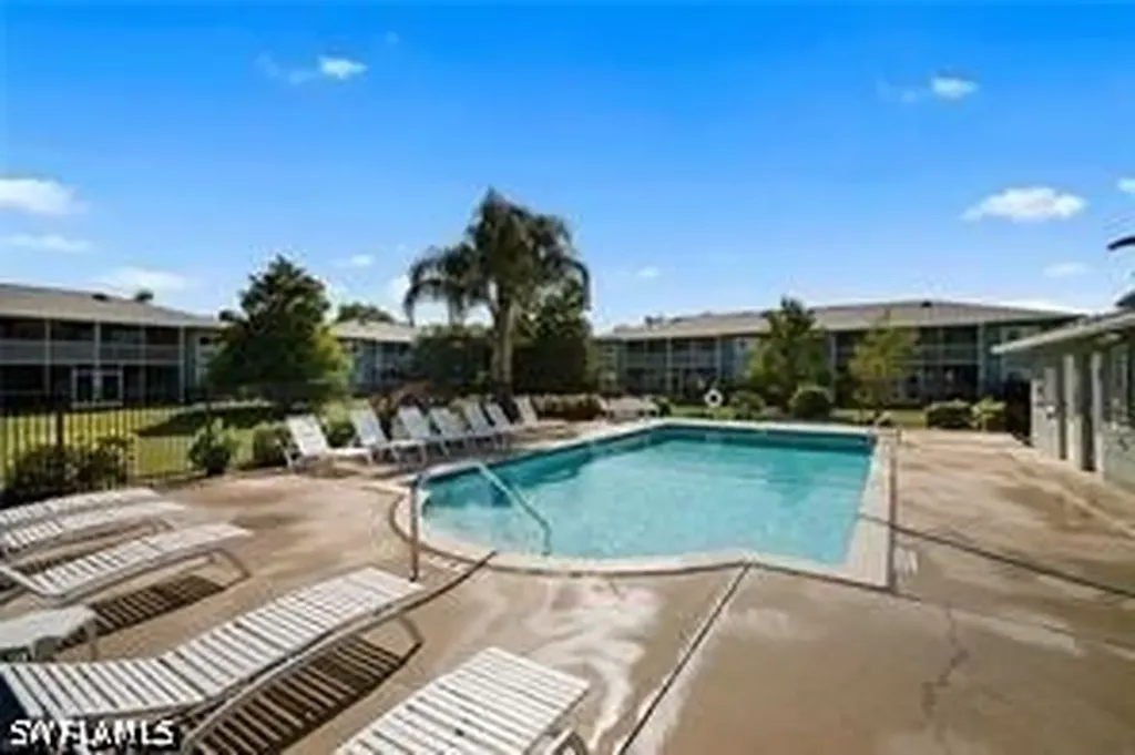 130 Cypress Way E Naples FL 34110