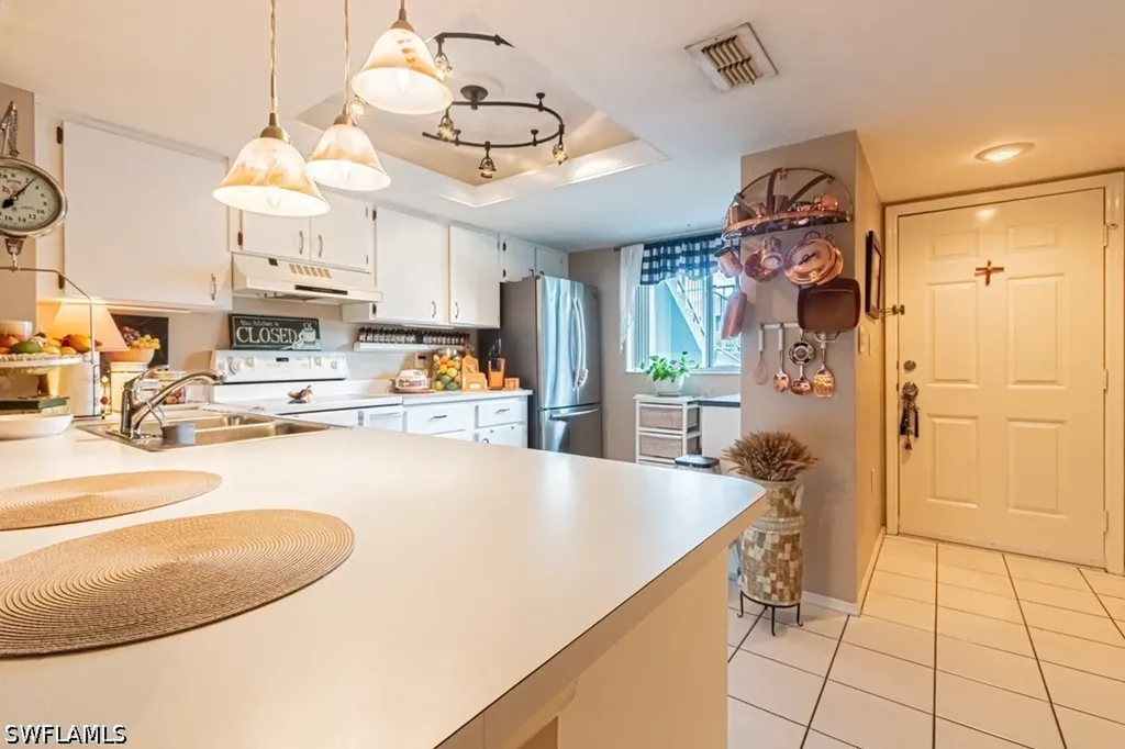 130 Cypress Way E Naples FL 34110